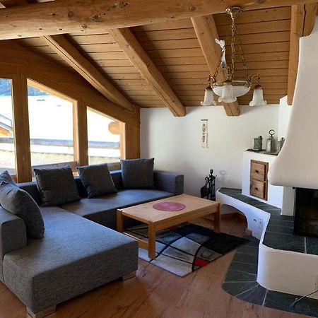 Ferienwohnung Jalet Tschierv Bagian luar foto