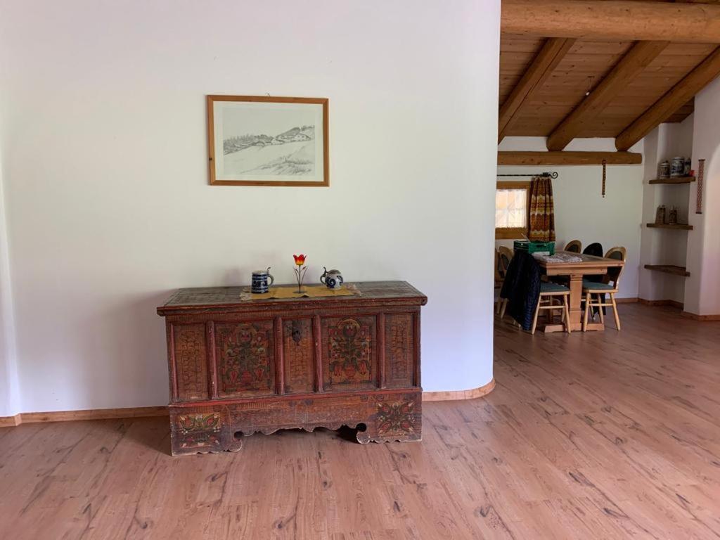 Ferienwohnung Jalet Tschierv Bagian luar foto